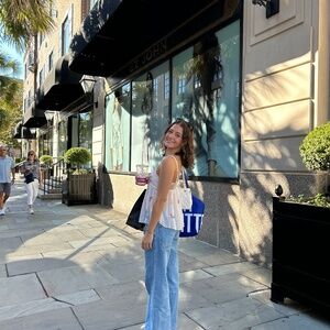 Meet your Posher, Lauren